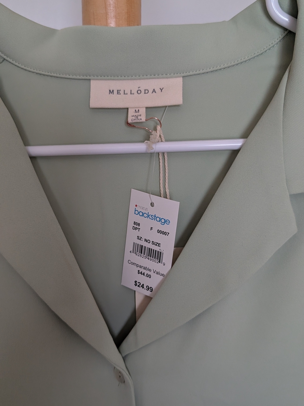 MELLODAY Light Sage Green Button-Front Tie-Hem Shirt - Picture 3 of 4